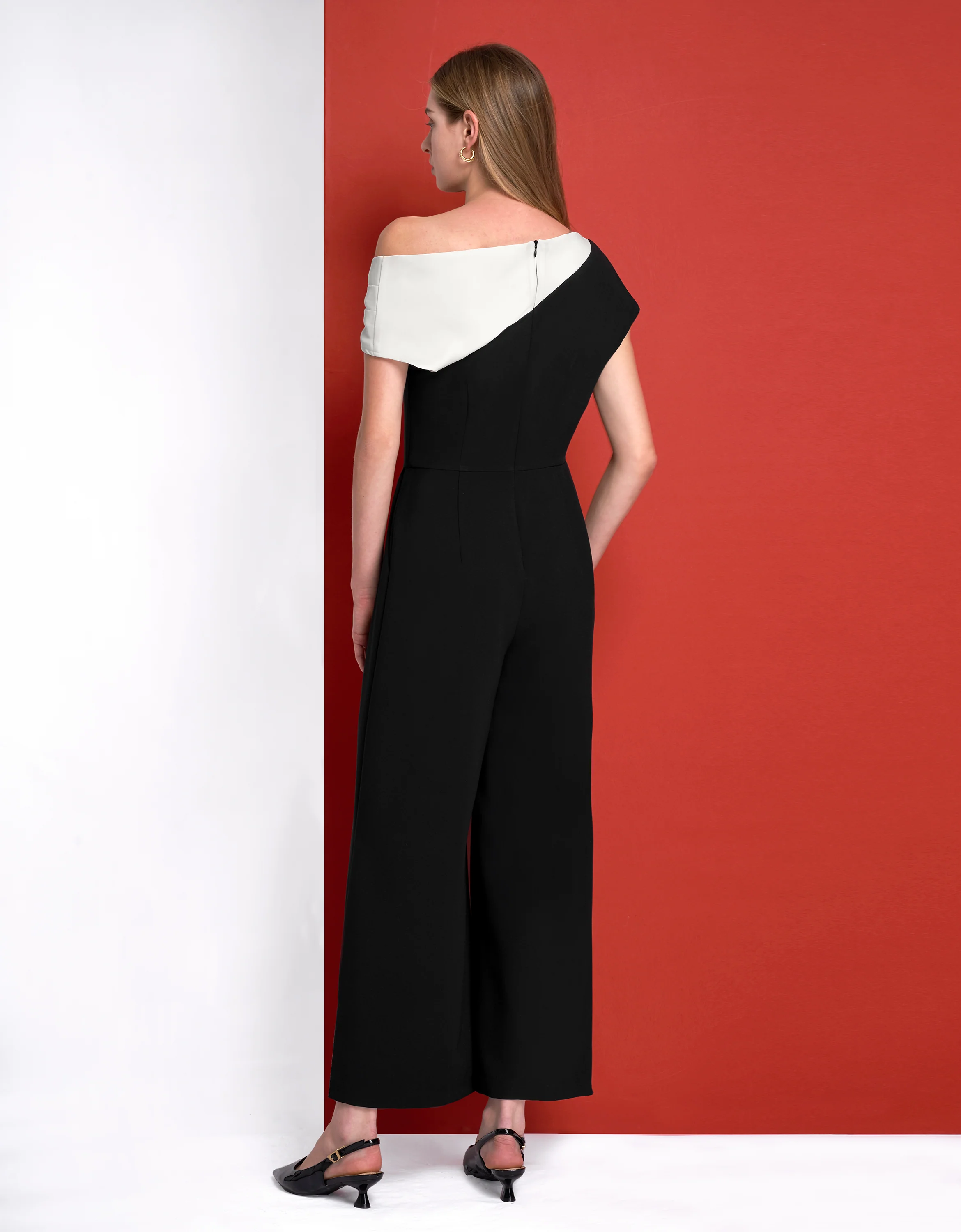 Asymmetric Contrast Shoulder Jumpsuit - Image 3