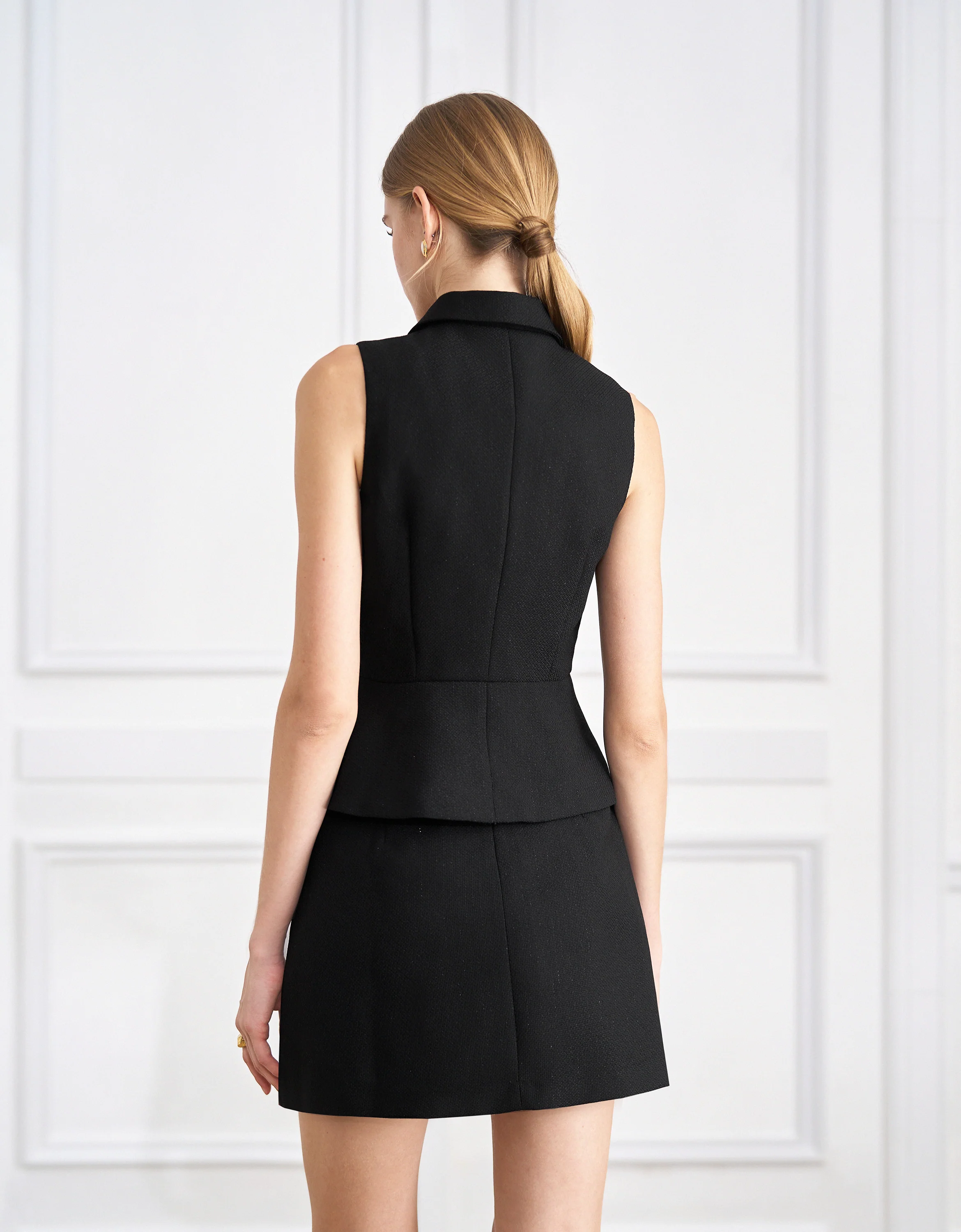 Button Front Sleeveless Collared Vest - Image 4
