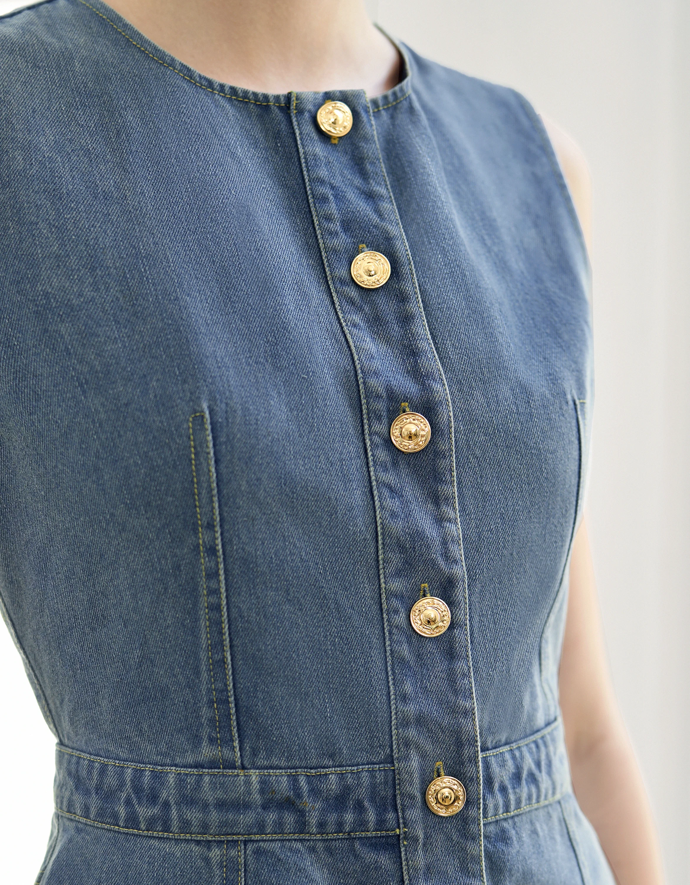 Button Front Sleeveless Denim Dress - Image 12