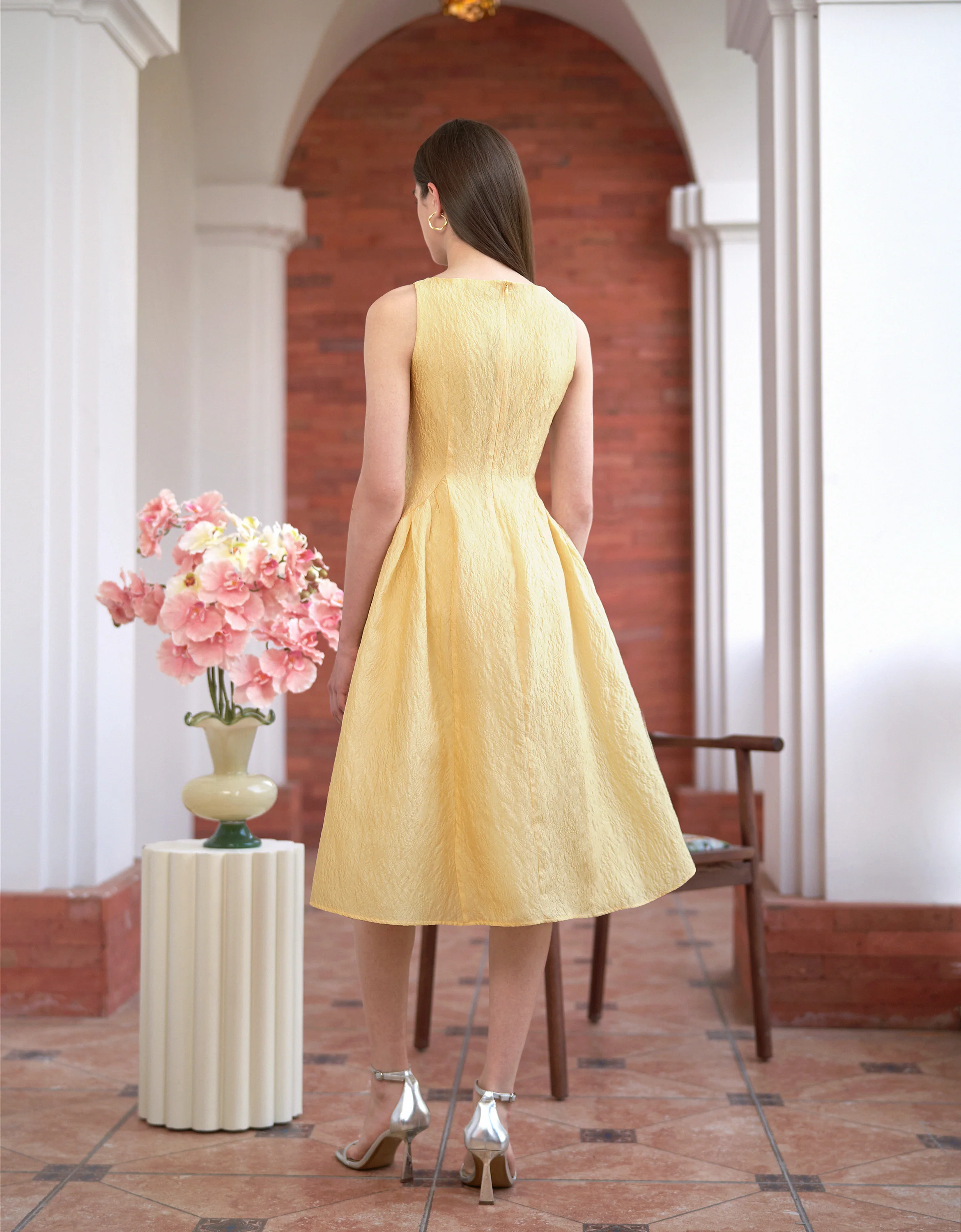 Cinched Waist Sleeveless Jacquard Dress - Image 12