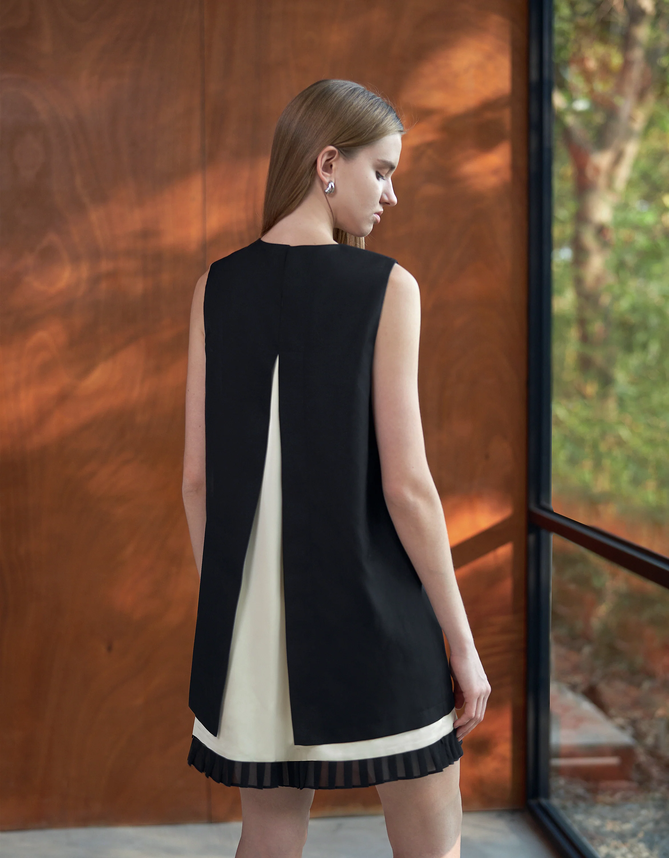 Contrast Trim Pleated Hem Sleeveless Dress - Image 10