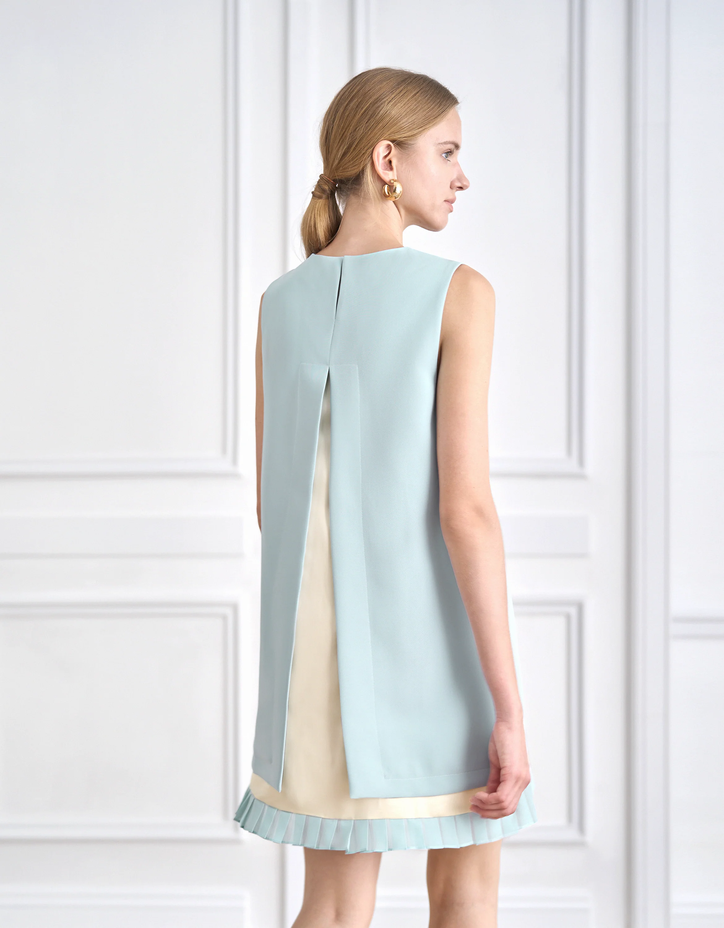 Contrast Trim Pleated Hem Sleeveless Dress - Image 3