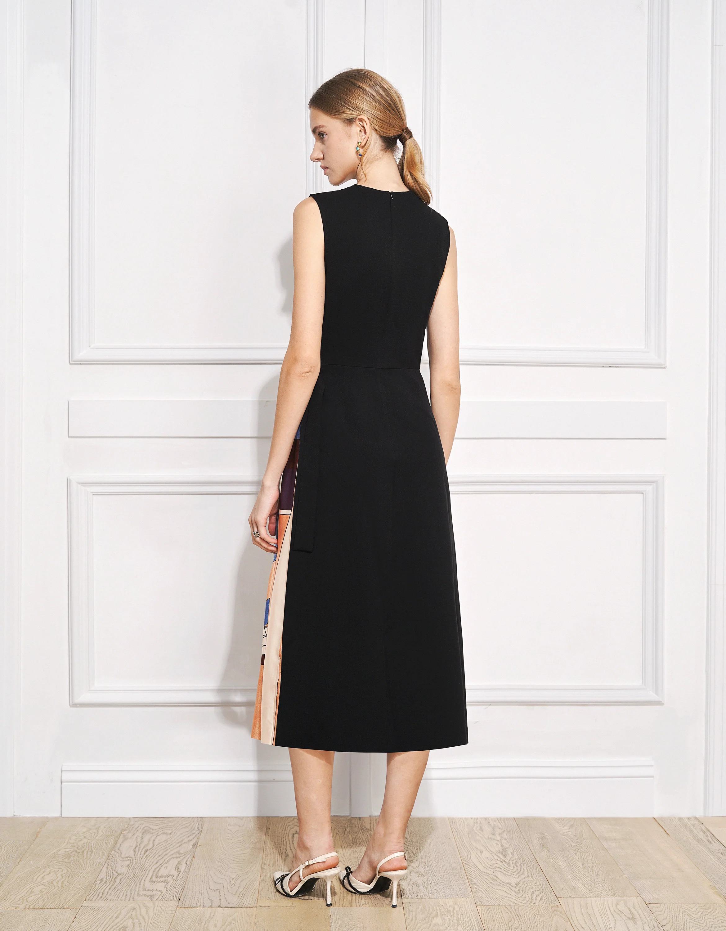 Exclusive Geometric Printed Panel Sleeveless Dress - Image 4