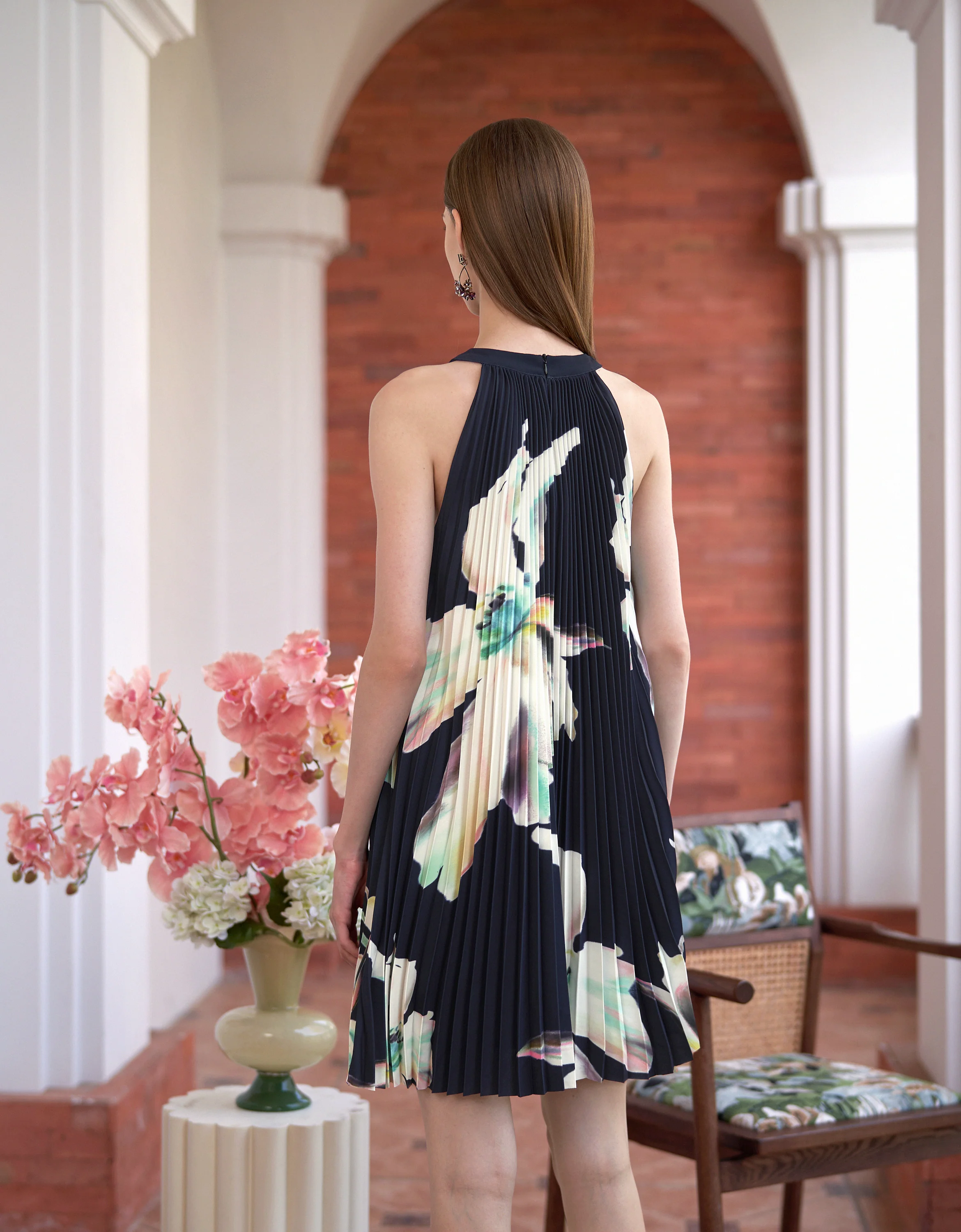 Floral Print Halterneck Pleated Dress - Image 4