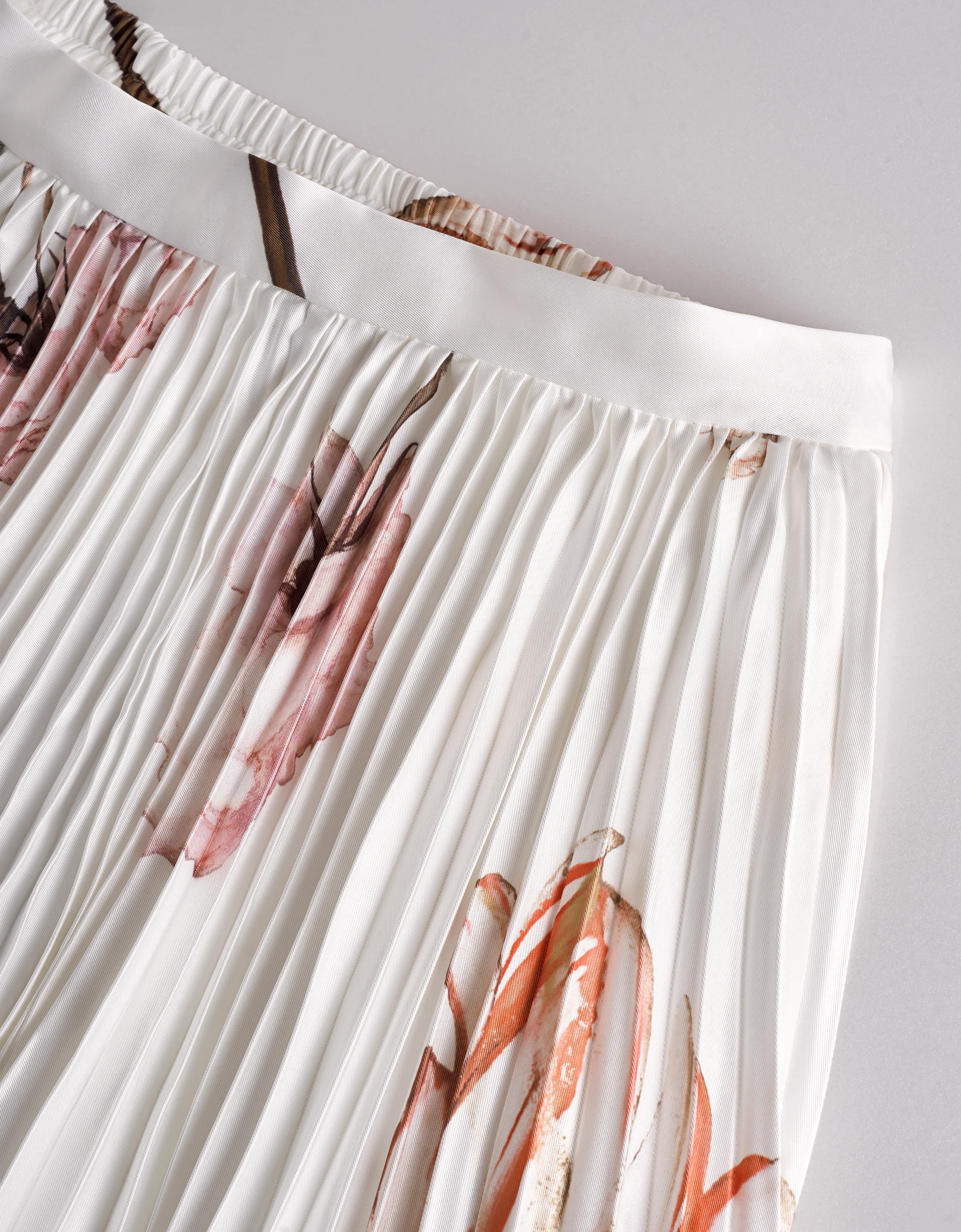 Floral Print Pleated Midi Skirt - Image 11