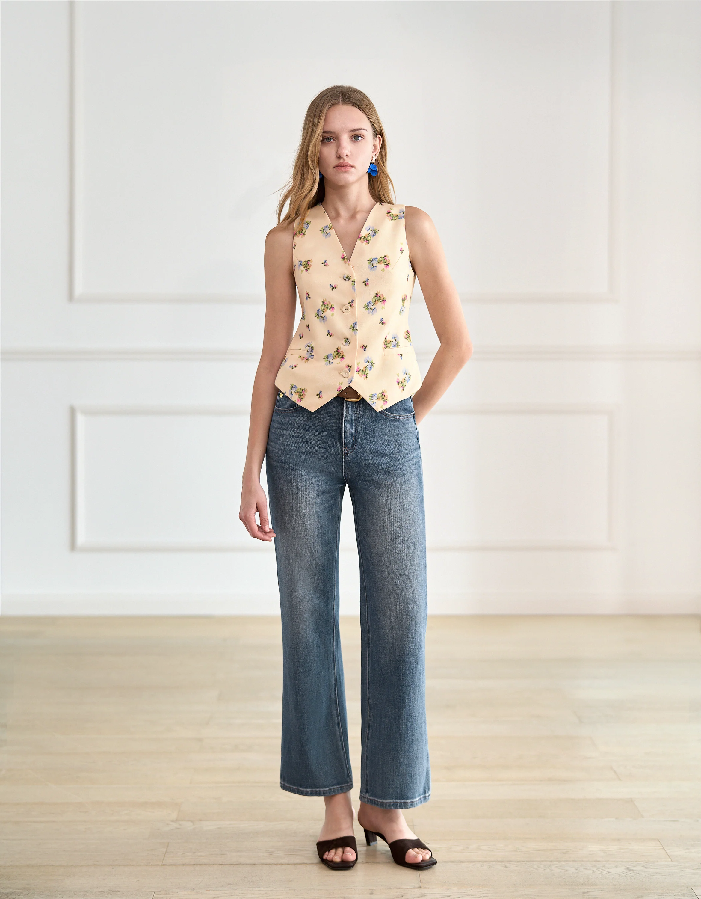 Floral Print Sleeveless Vest - Image 4