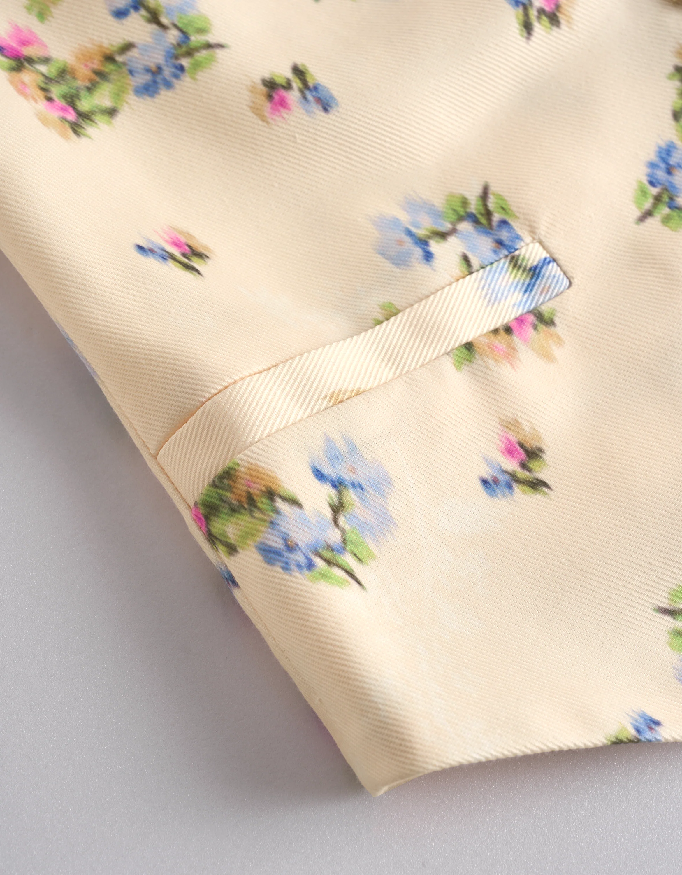 Floral Print Sleeveless Vest - Image 7