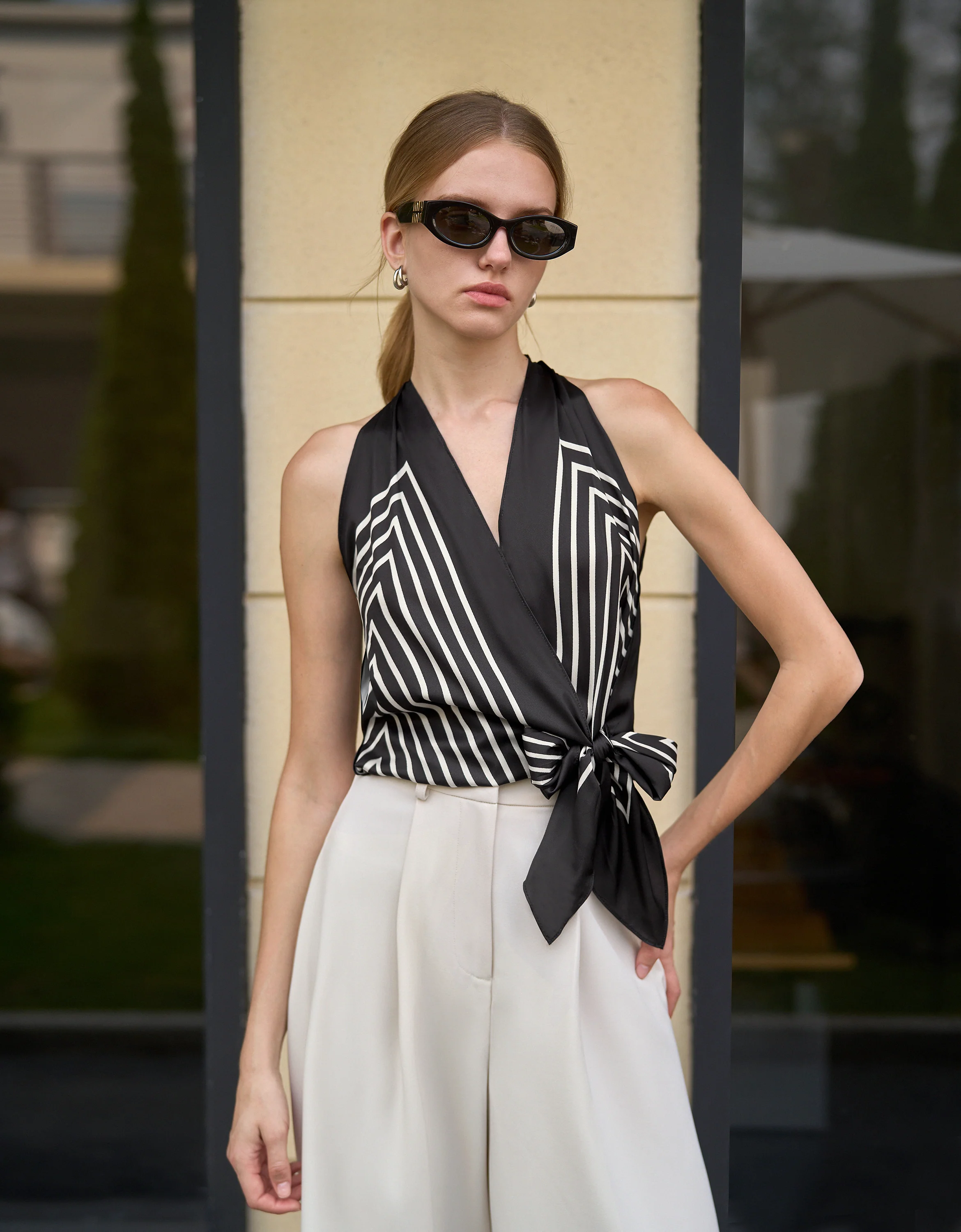 Geometric Print Sleeveless Tie-up Top - Image 2