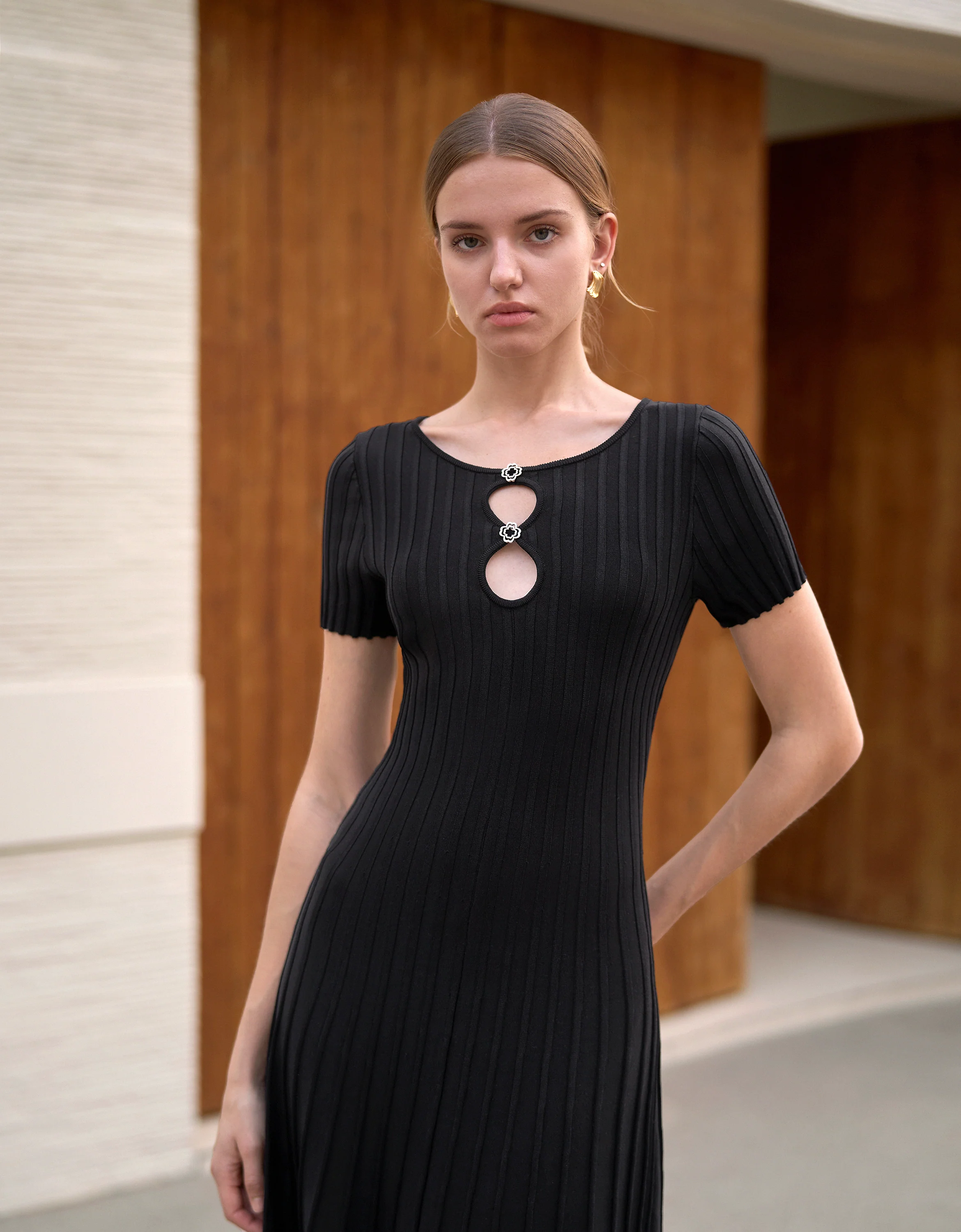 Keyhole Neckline Pleated Long Knit Dress - Image 3