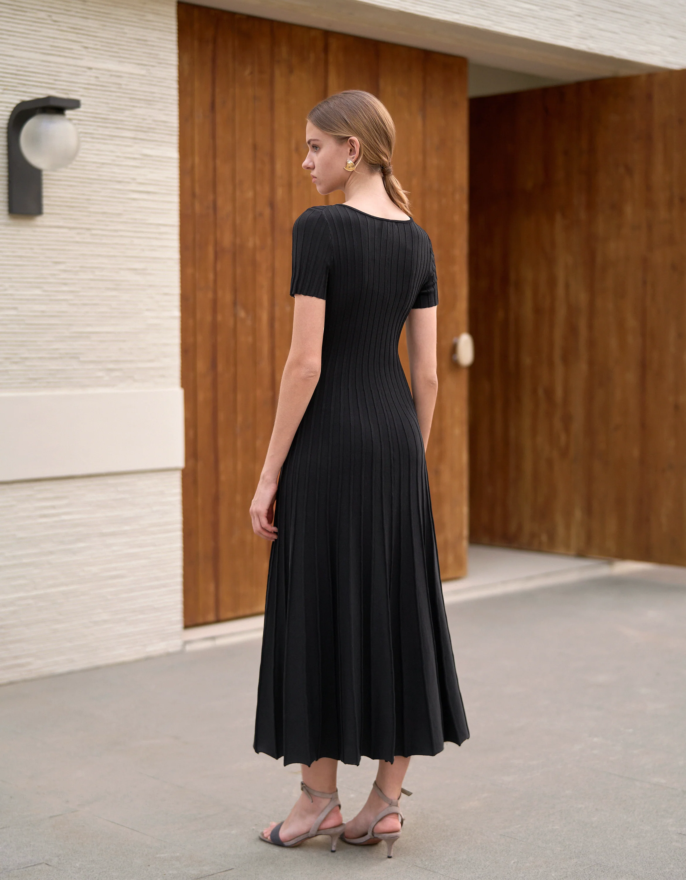 Keyhole Neckline Pleated Long Knit Dress - Image 4