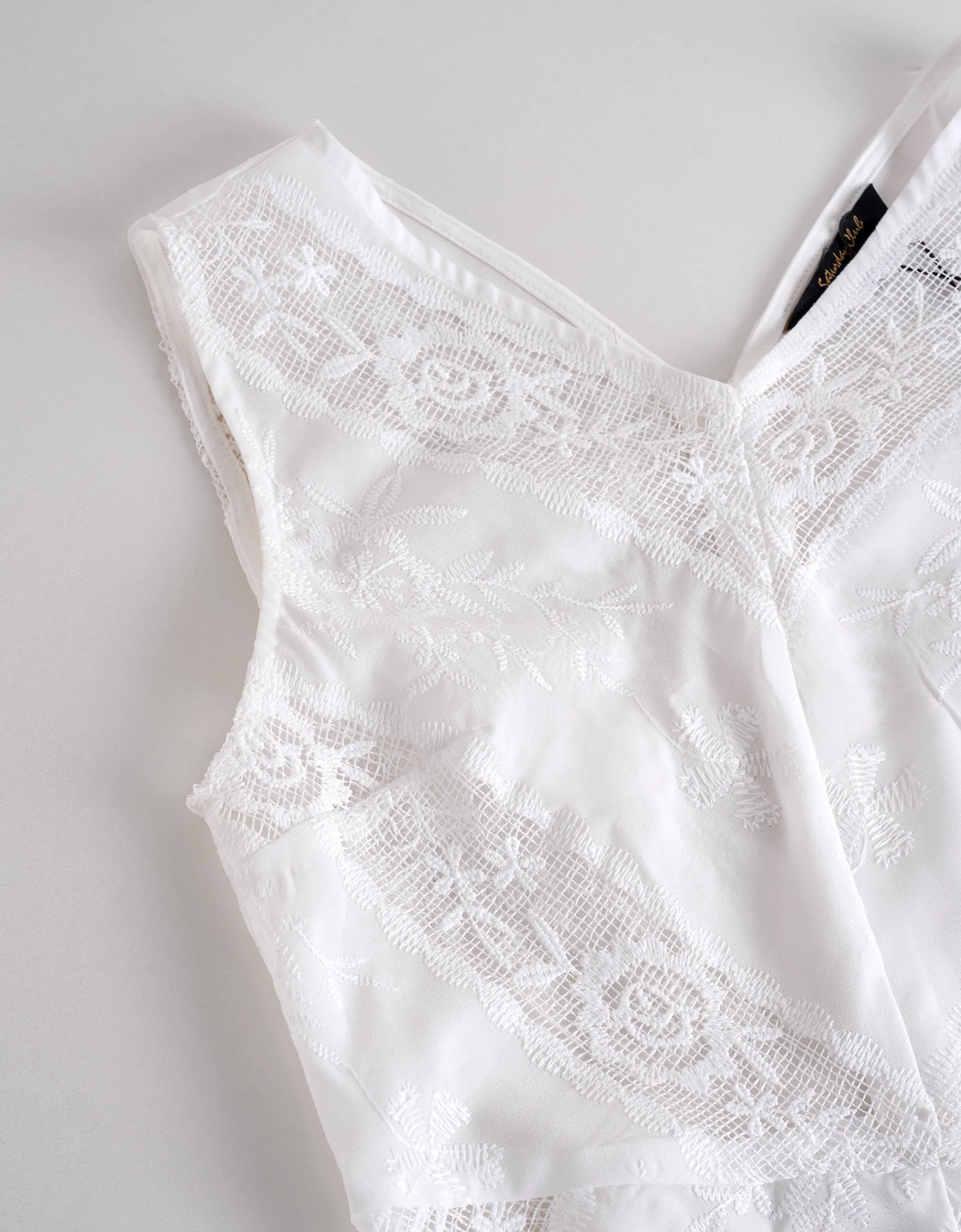 Openwork Embroidery V-neck Sleeveless Dress - Image 5