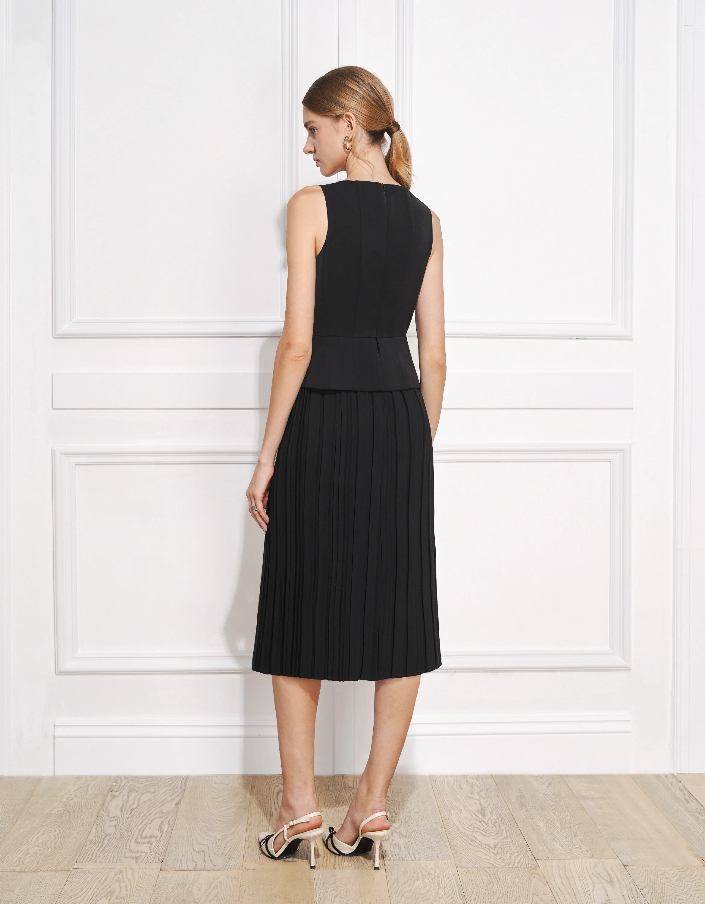 Pleated Skirt Button Front Sleeveless Dress - Image 3