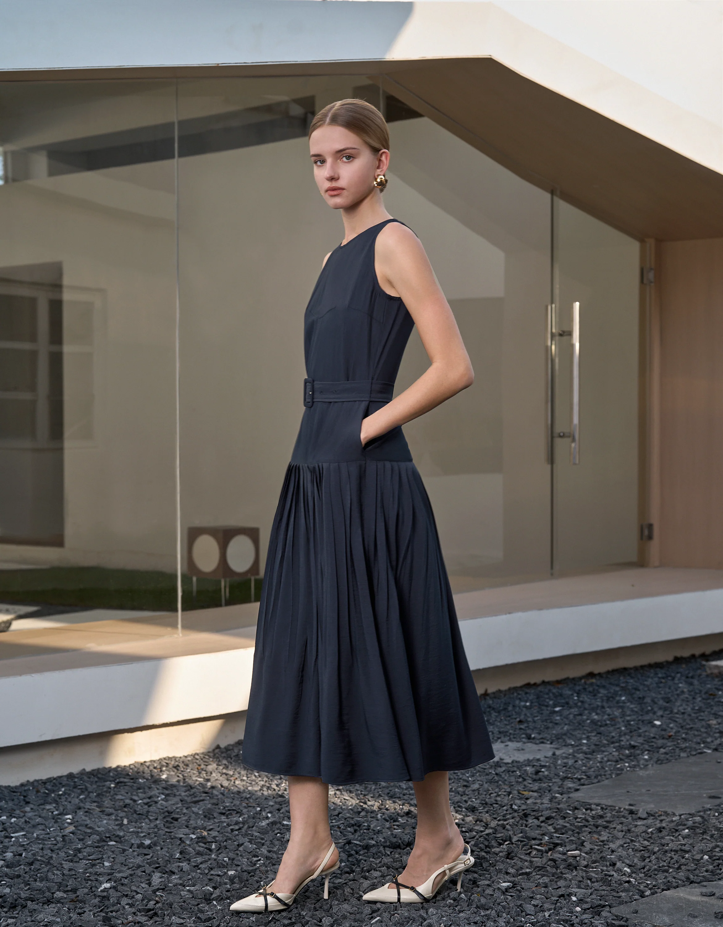 Pleated Skirt Round Neck Sleeveless Dress - Image 6