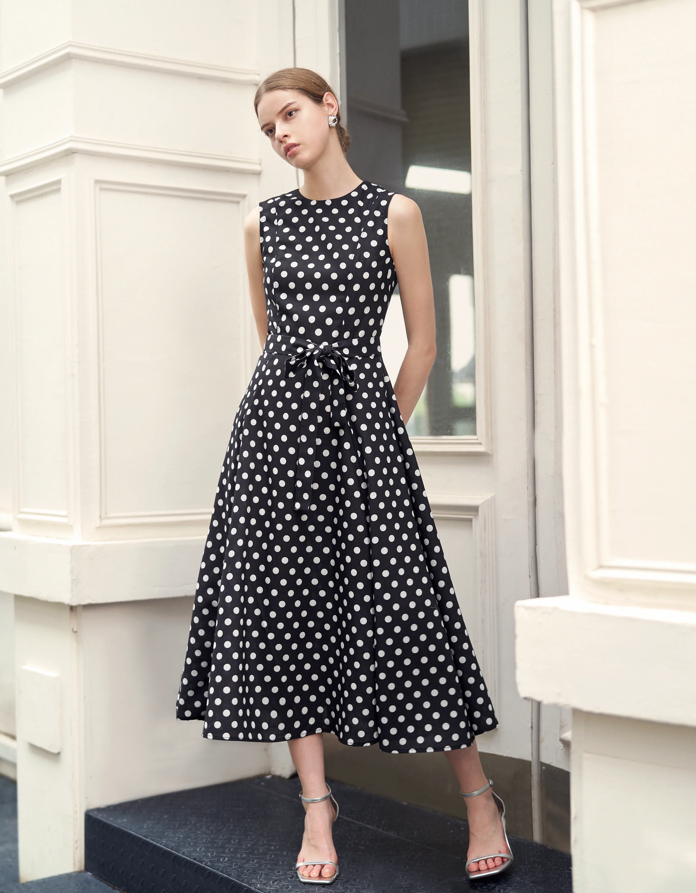 Polka Dot Round Neck Sleeveless Dress - Image 4
