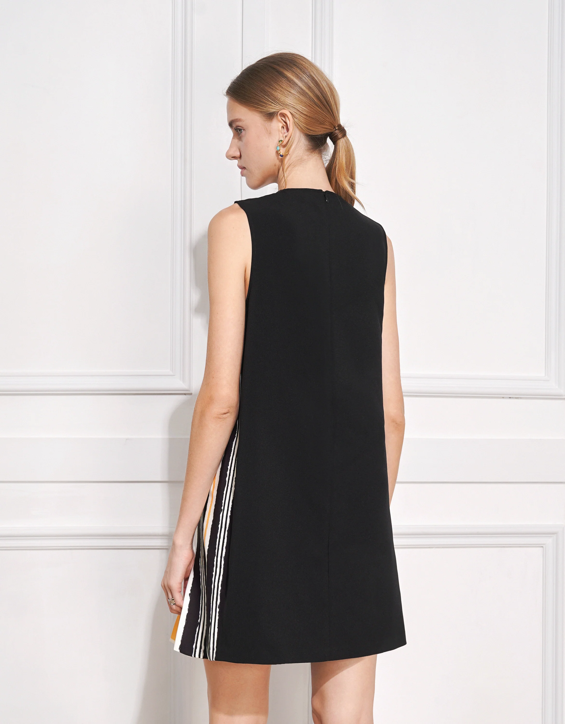 Printed Side Pleats Sleeveless Dress - Image 4