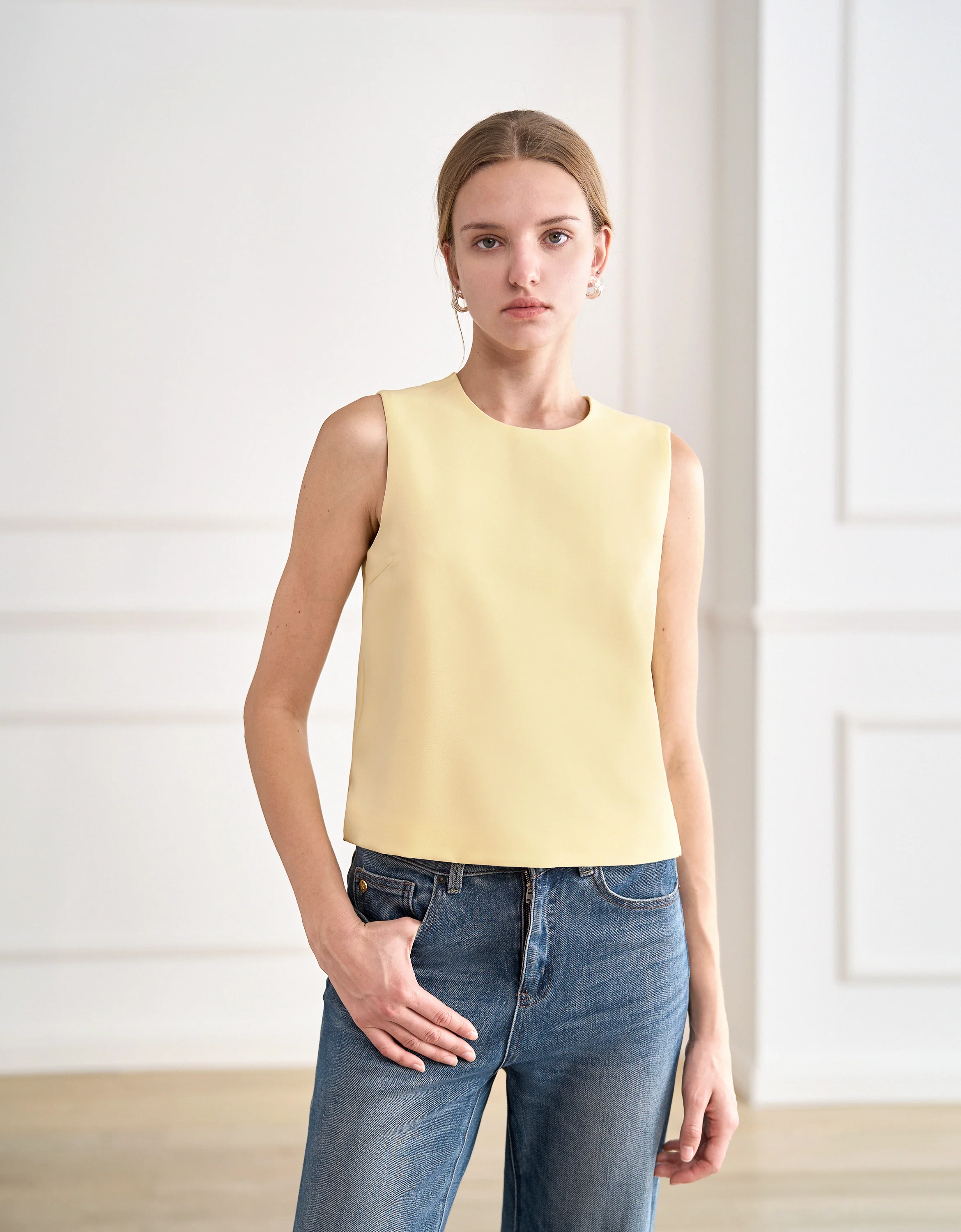 Round Neck Sleeveless Top - Image 5