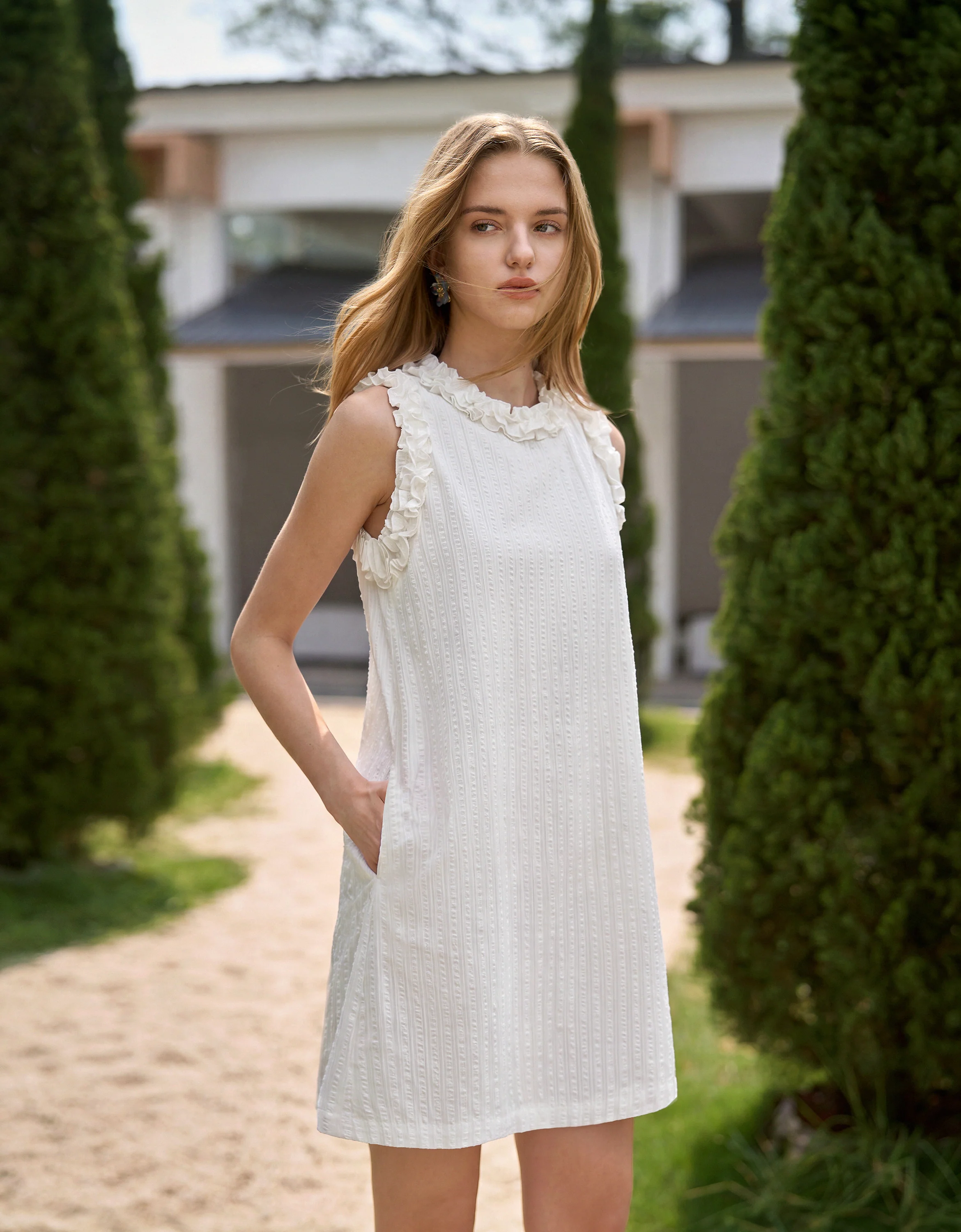Ruffled Trims Bubble Fabric Sleeveless Dress