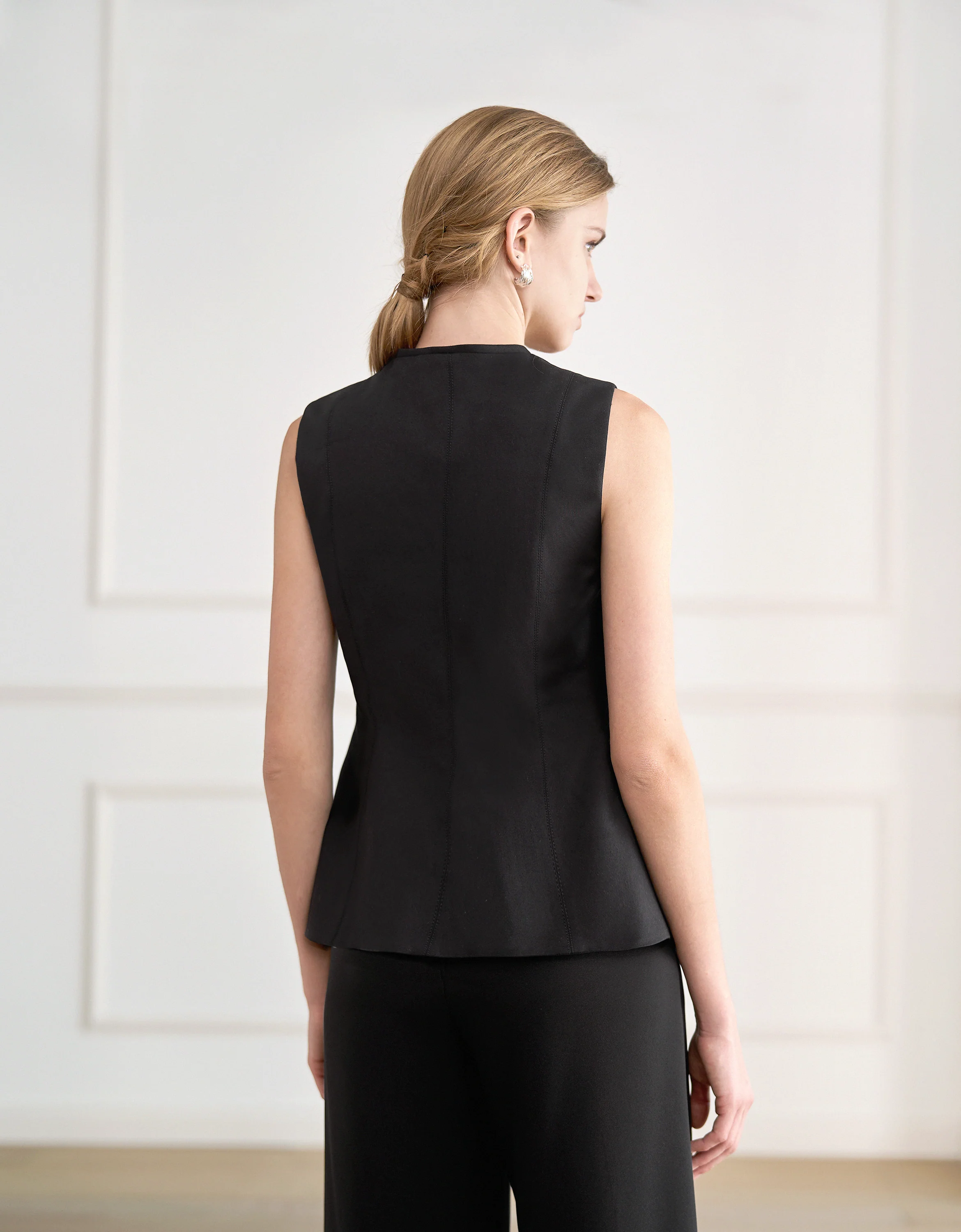 Single-breasted Sleeveless Vest - Image 4