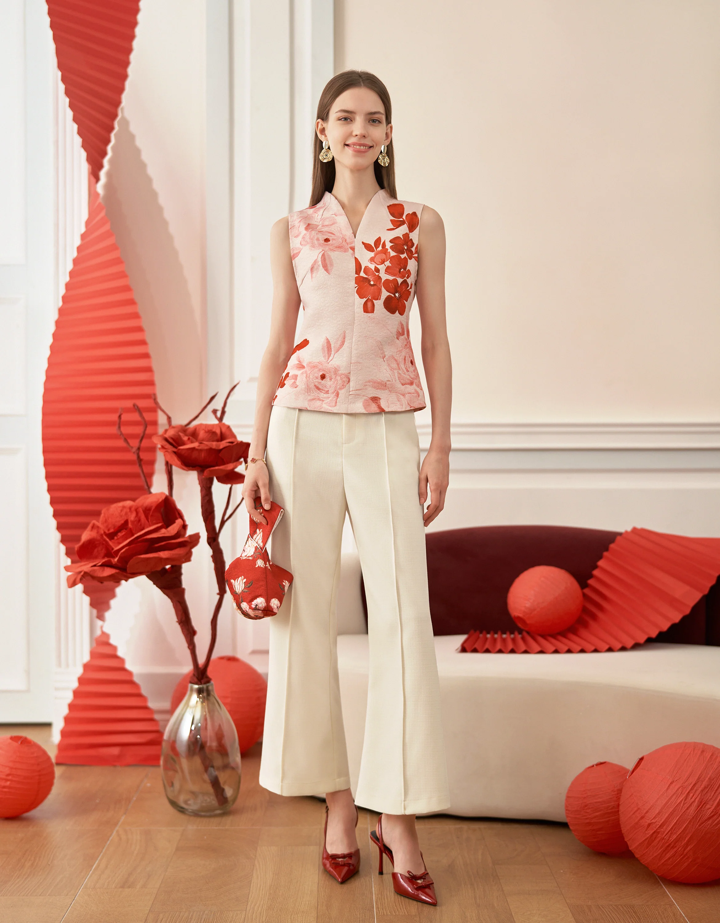 Stand Collar Floral Print Sleeveless Top - Image 3
