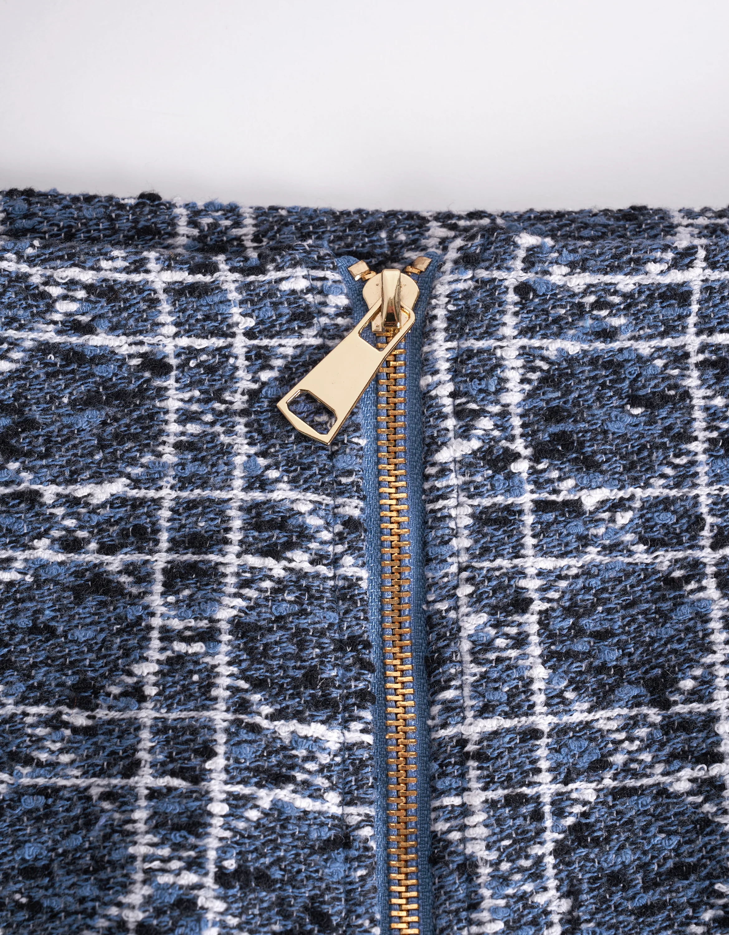 Textured Checkered Short Skirt - Image 9