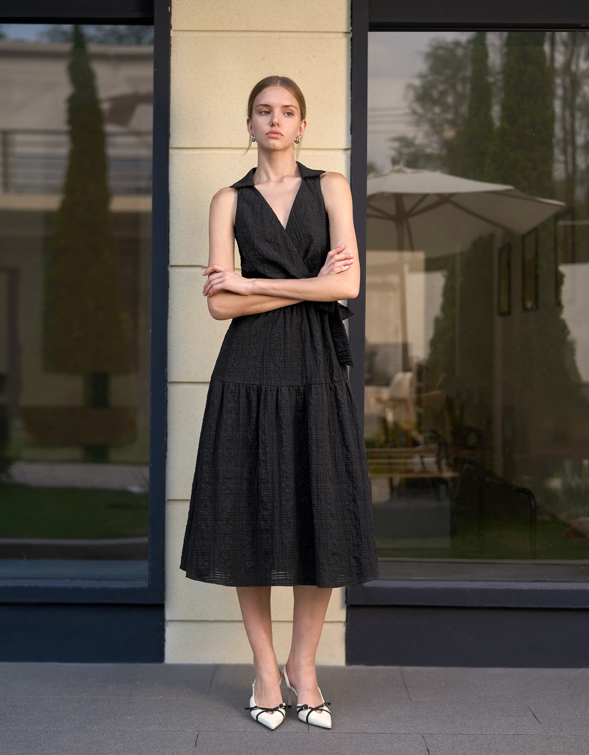 Tie-up Textured V-neck Midi Dress - Image 3