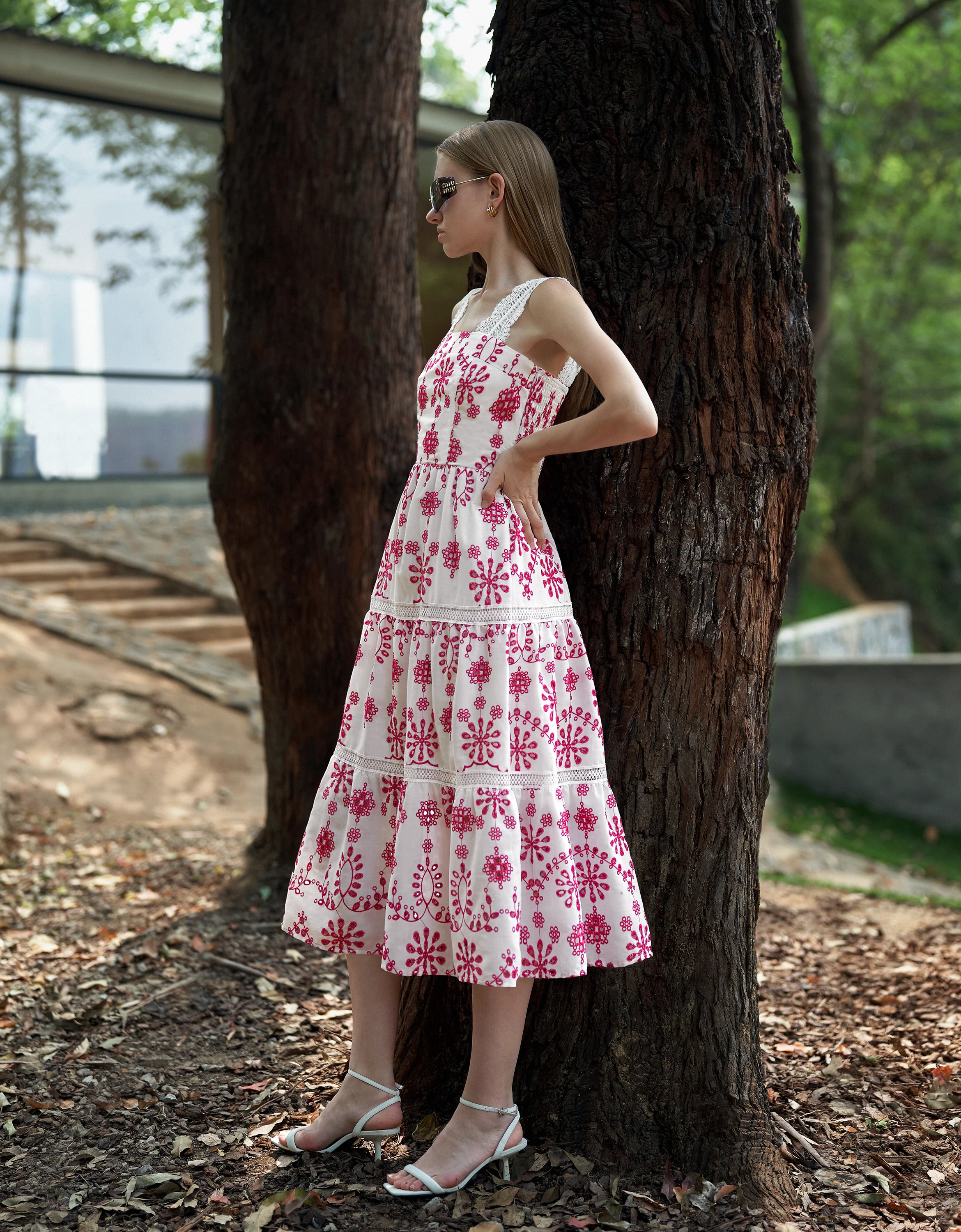Two-tone Embroidered Midi Strap Dress - Image 9