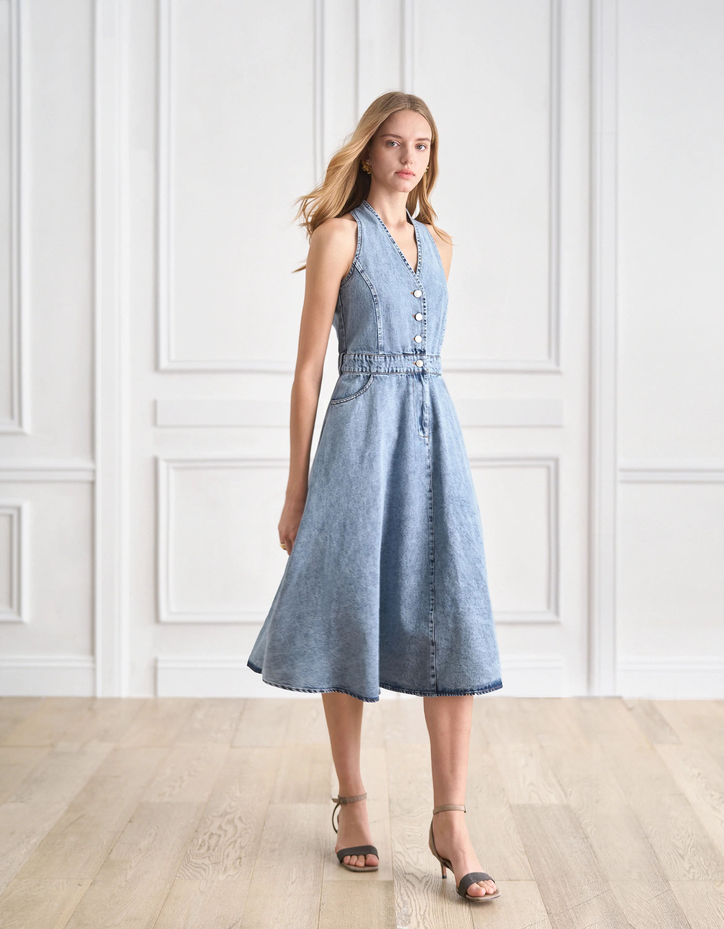 V-neck A-line Sleeveless Denim Dress - Image 4