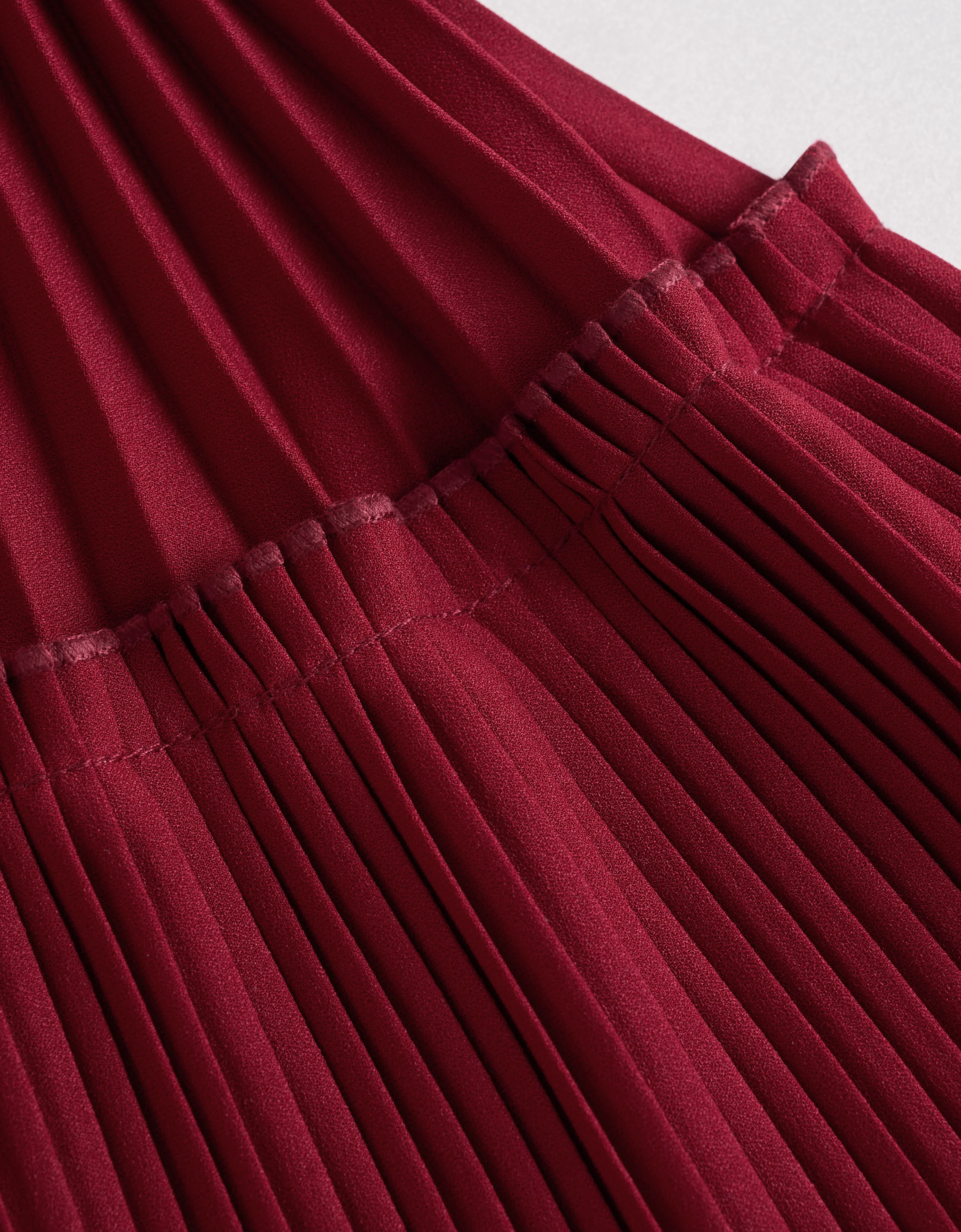 V-neck Long Sleeve Pleated Dress - Image 7