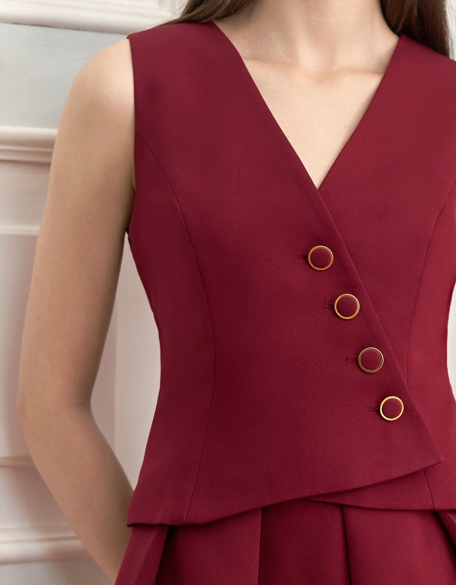 V-neck Sleeveless Pleated Asymmetric Vest Dress - Image 4