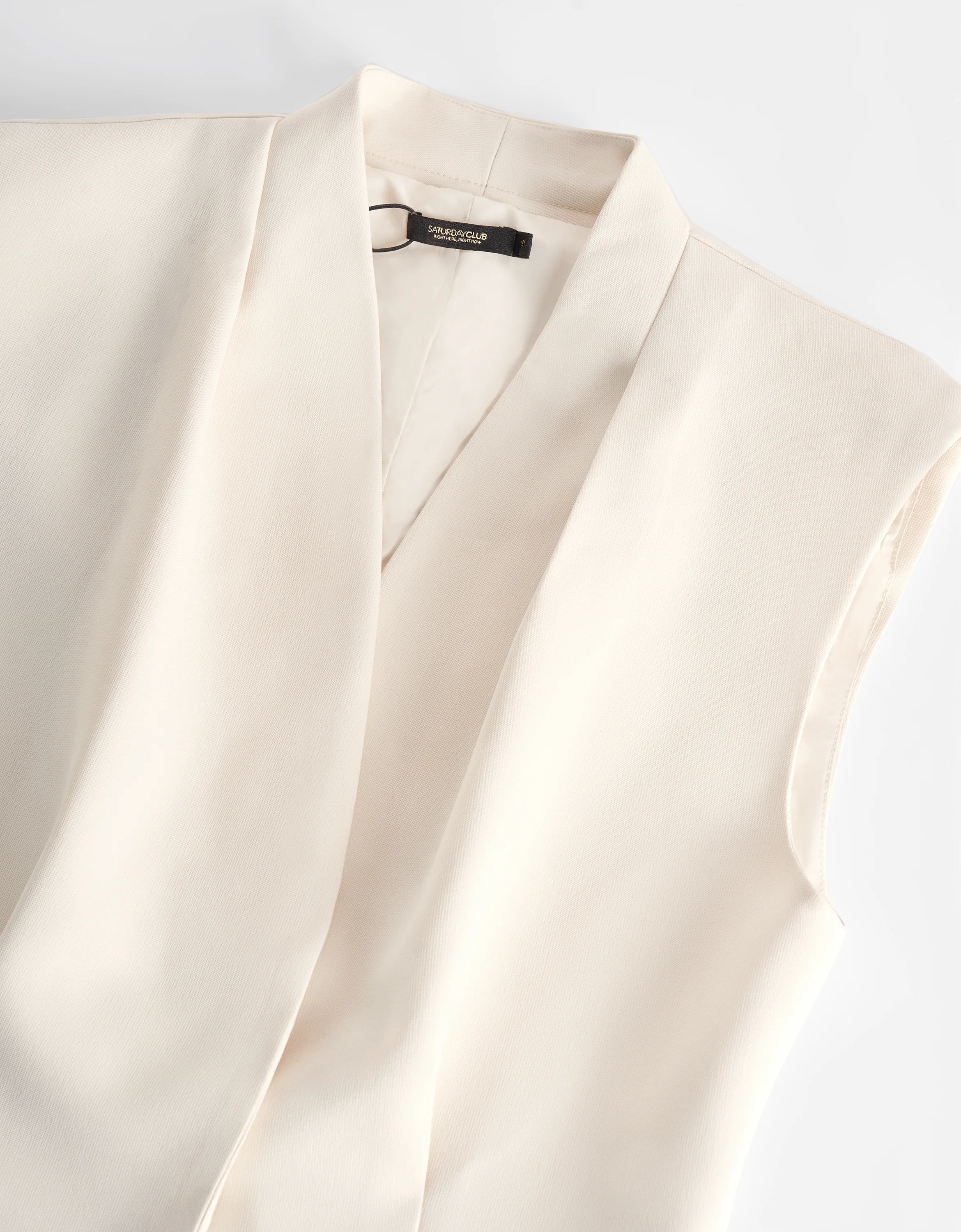 Wide Shoulder Pleated Suit Vest - Image 13