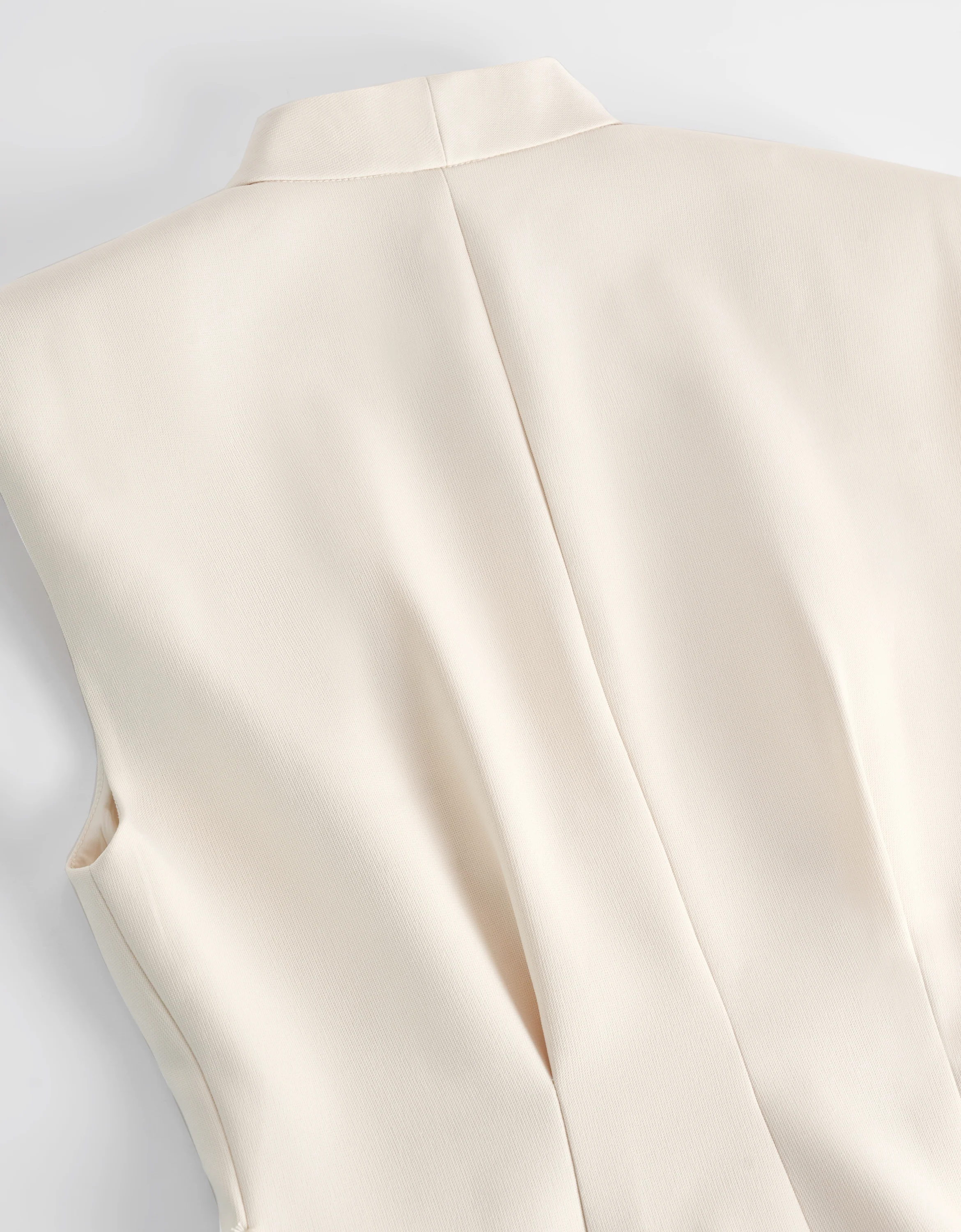 Wide Shoulder Pleated Suit Vest - Image 14