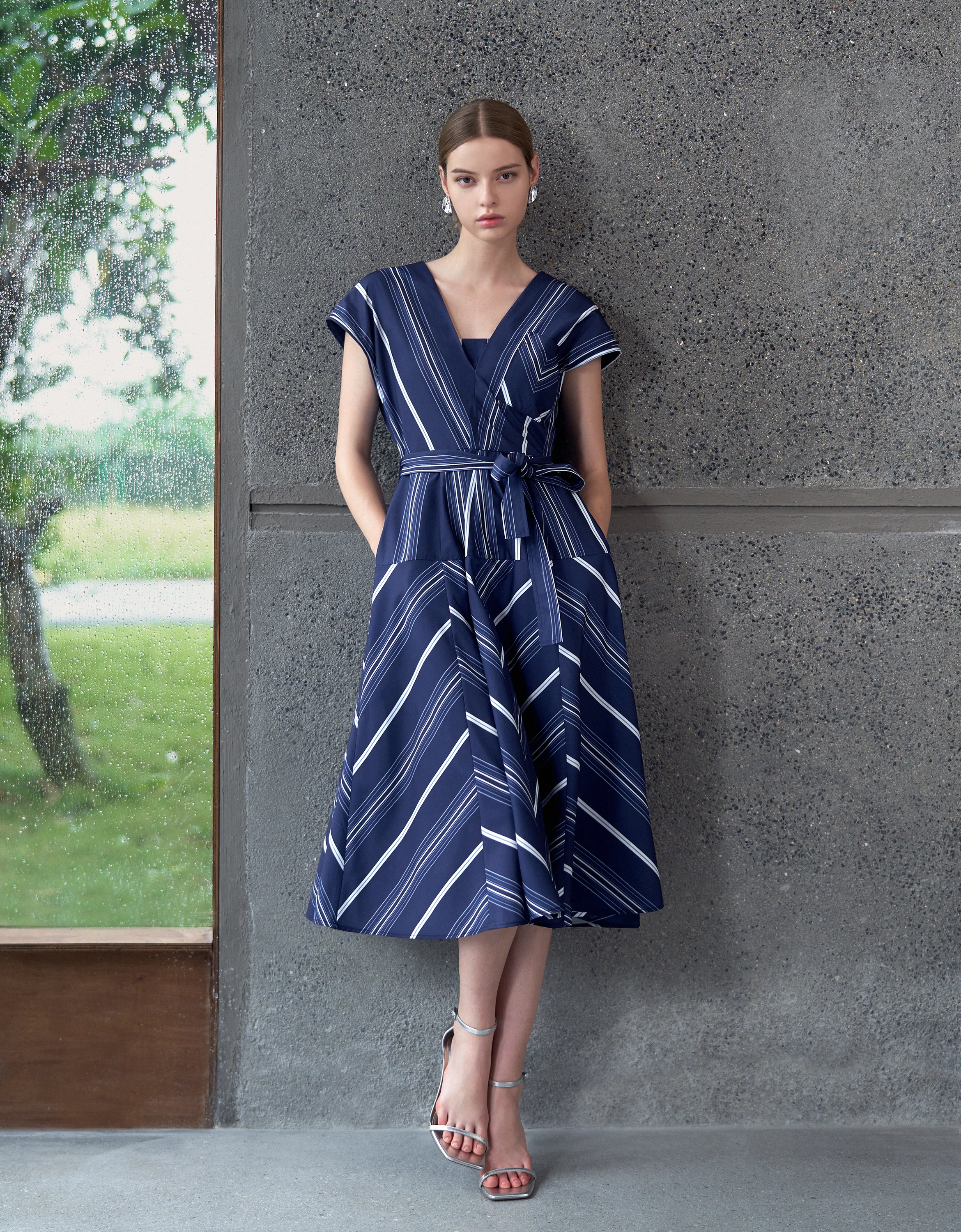 Wide Skirt V-neck Stripe Dress - Image 5